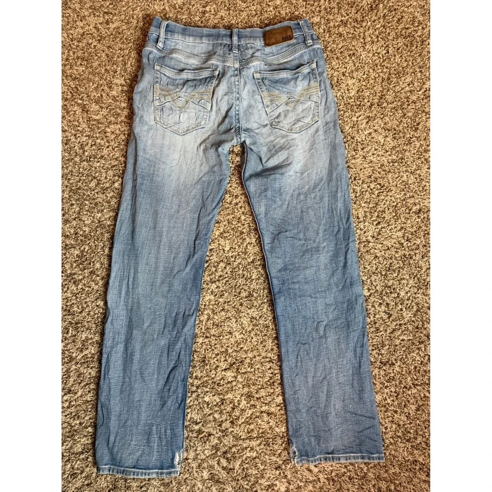 BKE Jake Straight Leg Jeans Mens 32x31 Light Wash Denim Distressed Frayed Hem - Picture 8 of 9